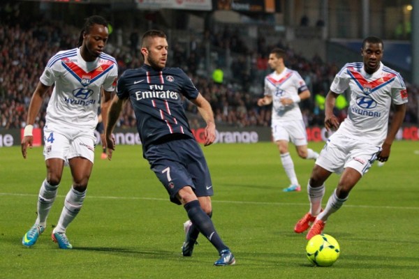 名宿：在我看来莱奥是边锋不是前锋；他配得上米兰10号球衣（名宿：莱奥更像边锋而非前锋，配得上米兰10号战袍）