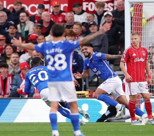 申花连续两个赛季在亚冠输给柔佛，共丢6球、仅打进1球（申花连续两季亚冠负于柔佛，合计丢6球仅进1球）