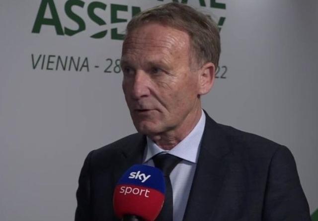 客战多特蒙德贡献帽子戏法+绝平，昂达夫当选全场最佳球员（客场对多特戴帽并读秒绝平，昂达夫荣膺全场最佳）