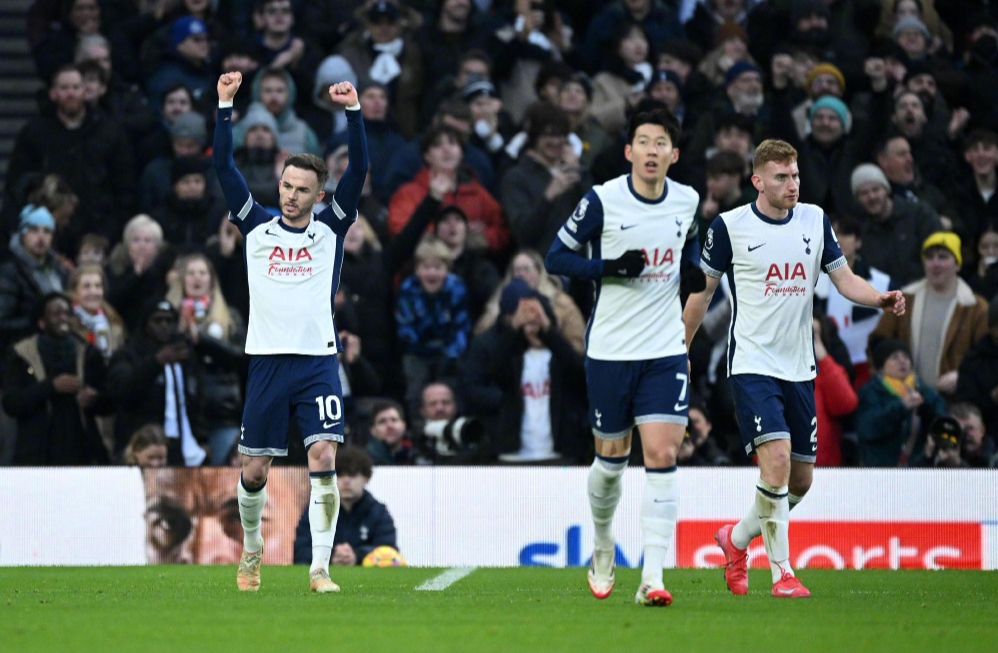 官方：法兰克福前锋伯卡特当选德甲10月最佳球员（官宣：法兰克福前锋伯卡特荣膺德甲10月最佳球员）