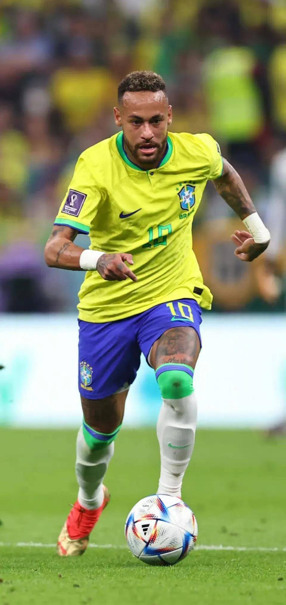 篮球湖人球员场上表现赢得媒体好评（湖人球员赛场发挥获媒体赞誉）